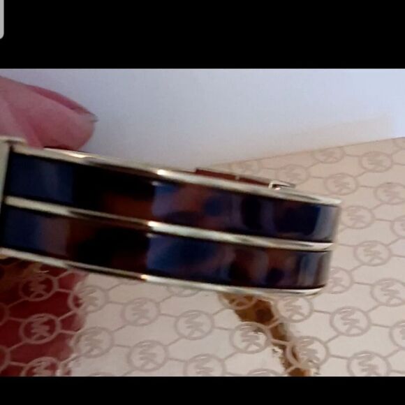 Michael Kors Tortoise Bangle Bracelet - Picture 8 of 11